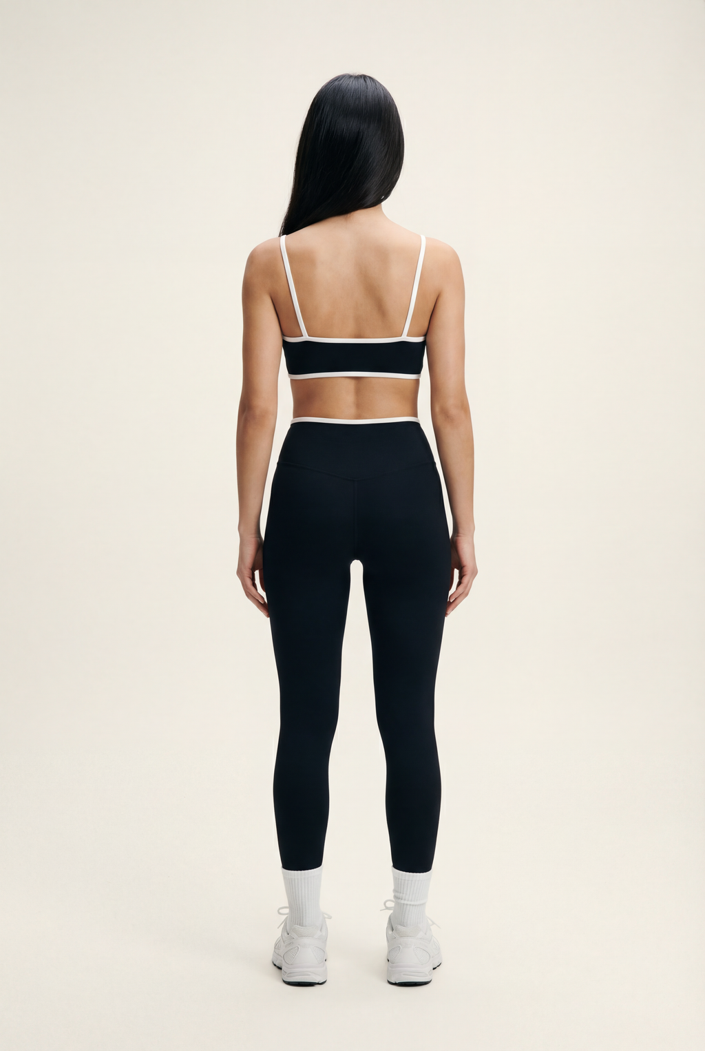Black AYRAWER DYNAMIC SET featuring a sleek, modern design with multiple components displayed on a dark background.