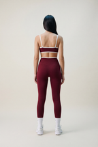 Ayrawer Dynamic Set Bordeaux featuring a stylish bordeaux color with intricate design details on the back.