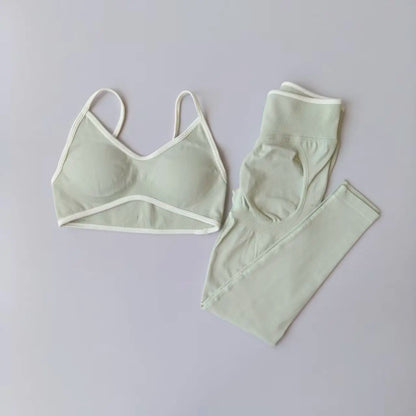 DYNAMIC SET EMERALD by AYRAWER featuring vibrant emerald green design and stylish, modern look.